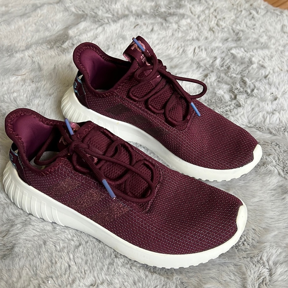 Size 8.5 Adidas sneakers.